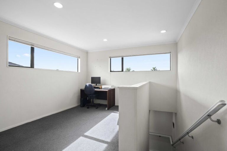 Photo of property in 9 Greta Banks Place, Wattle Downs, Auckland, 2103