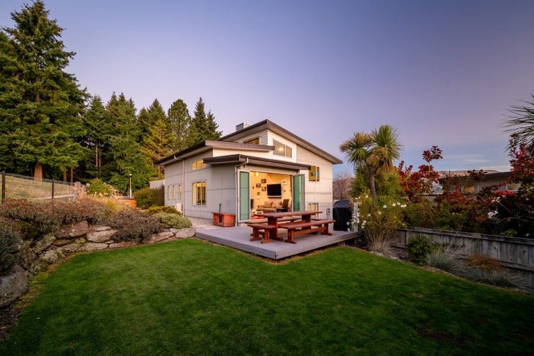 Photo of property in 9 Trevathan Lane, Wanaka, 9305