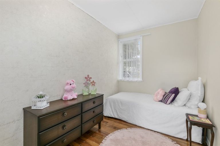 Photo of property in 24 Hamstead Street, Wainuiomata, Lower Hutt, 5014