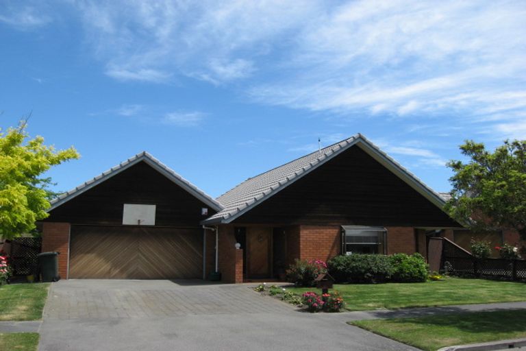Photo of property in 17 Althorp Place, Avonhead, Christchurch, 8042