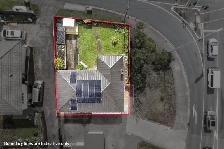 Photo of property in 692 East Coast Road, Pinehill, Auckland, 0632