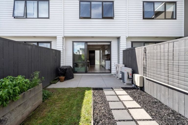 Photo of property in 7 Harakeke Road, Hobsonville, Auckland, 0616