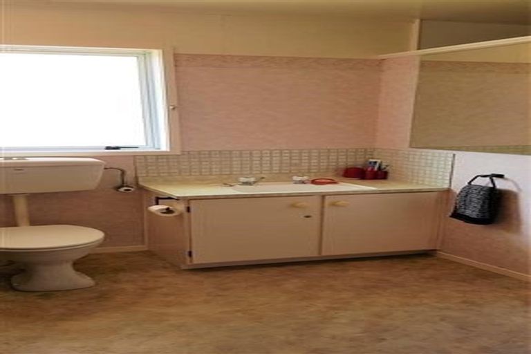 Photo of property in 22 Oriel Avenue, Tawa, Wellington, 5028