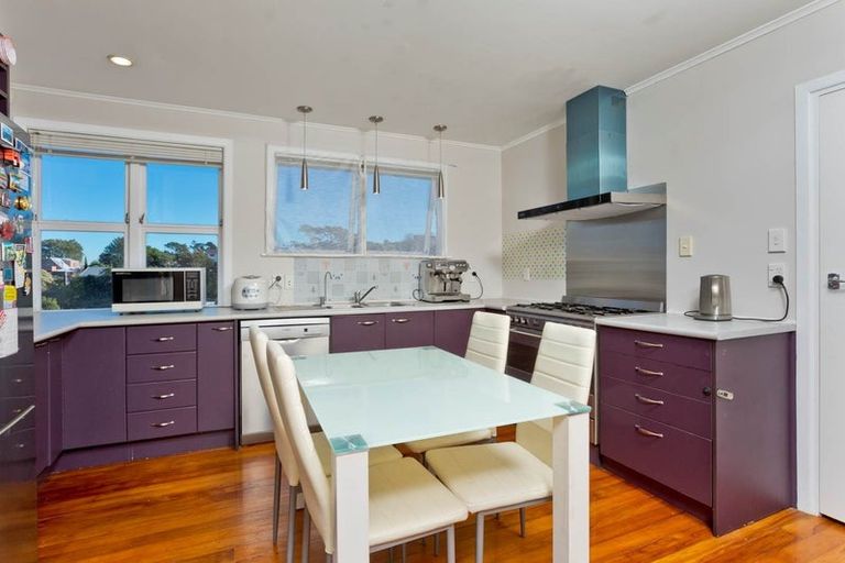 Photo of property in 598 Glenfield Road, Bayview, Auckland, 0629