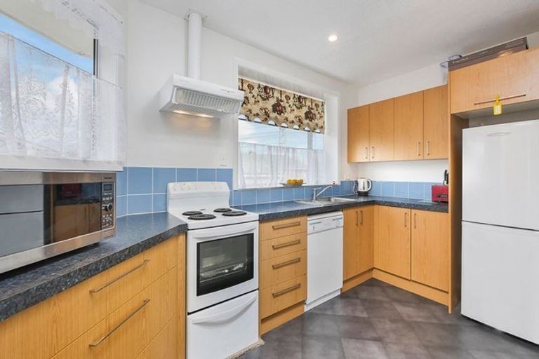 Photo of property in 23 Carbine Place, Sockburn, Christchurch, 8042