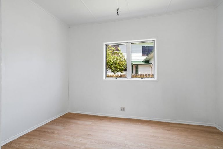 Photo of property in 104a The Square, Whangamata, 3620