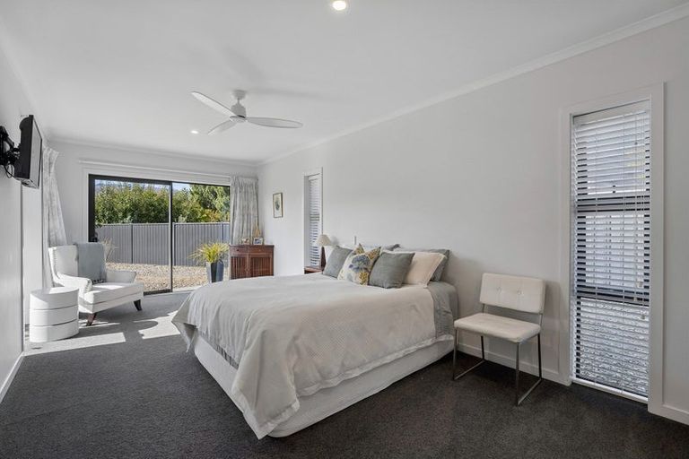 Photo of property in 54 Stratford Drive, Mount Pisa, Cromwell, 9383