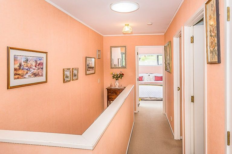 Photo of property in 1/10 Chedworth Drive, Glenfield, Auckland, 0629