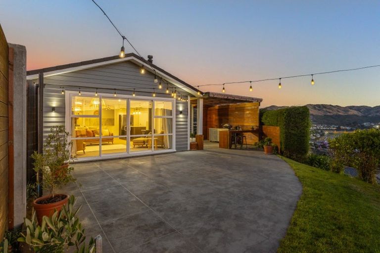 Photo of property in 9 Baxters Rise, Aotea, Porirua, 5024