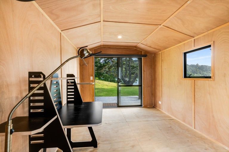 Photo of property in 137 Patuwai Drive, Whangamata, 3620