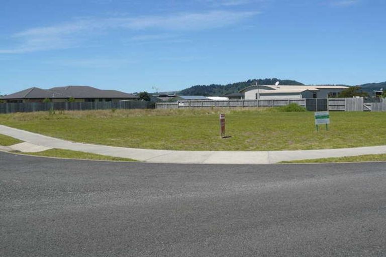 Photo of property in 100 Benjamin Place, Matarangi, Whitianga, 3592