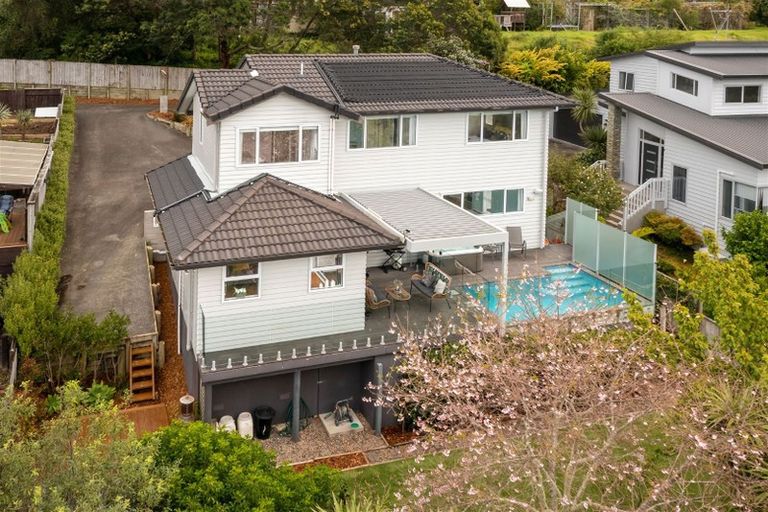 Photo of property in 12 Ilam Lane, Fairview Heights, Auckland, 0632