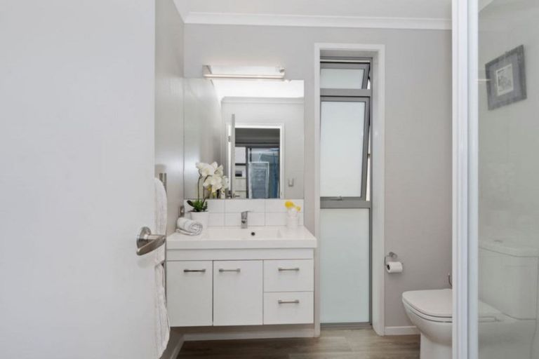 Photo of property in 18 Raiha Street, Papamoa Beach, Papamoa, 3118