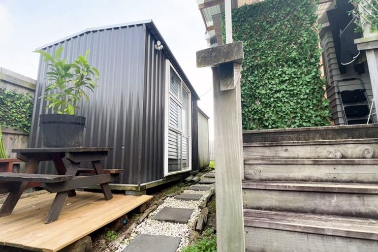 Photo of property in 27 Domain Street, Waiuku, 2123