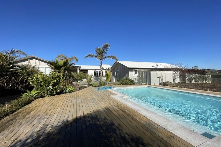 Photo of property in 39 Pohutukawa Drive, Eskdale, Napier, 4182
