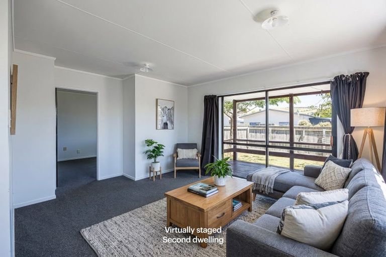 Photo of property in 10a Howard Road, Taradale, Napier, 4112