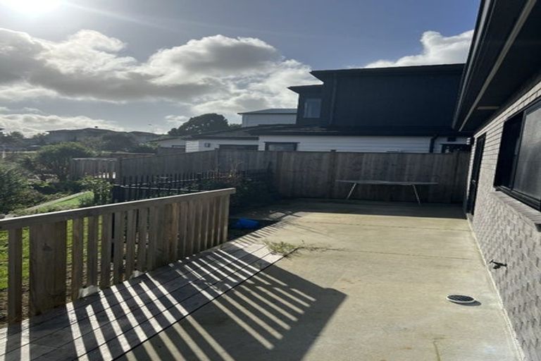 Photo of property in 5 Wyon Way, Flat Bush, Auckland, 2016