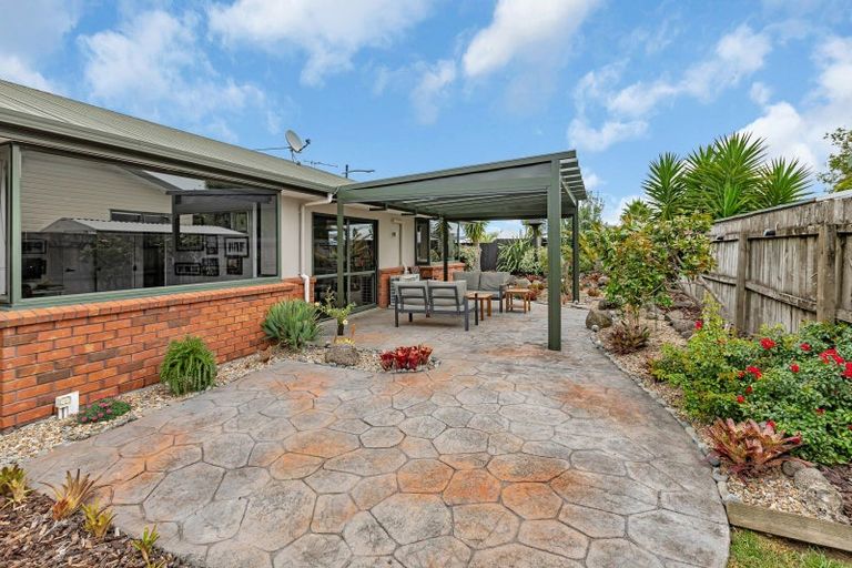 Photo of property in 13 Bermuda Place, One Tree Point, 0118