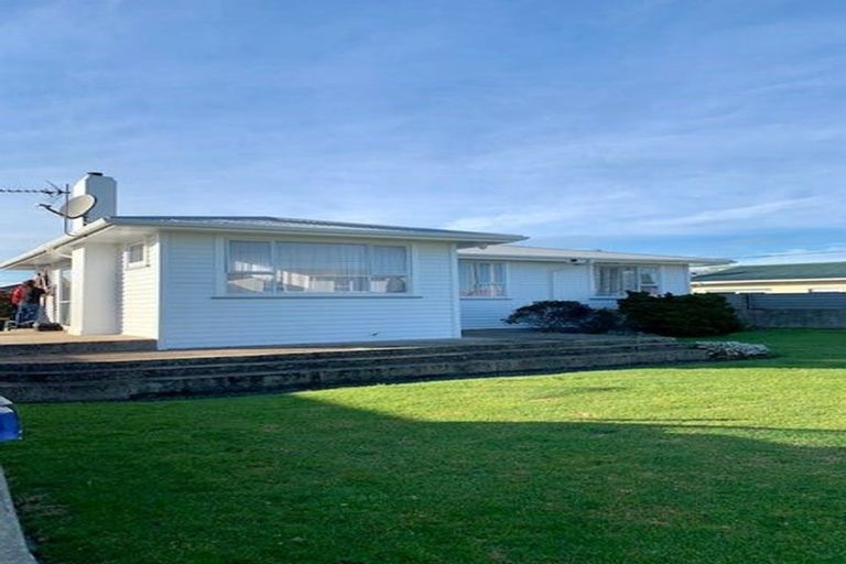Photo of property in 22 Murray Avenue, Hawera, 4610