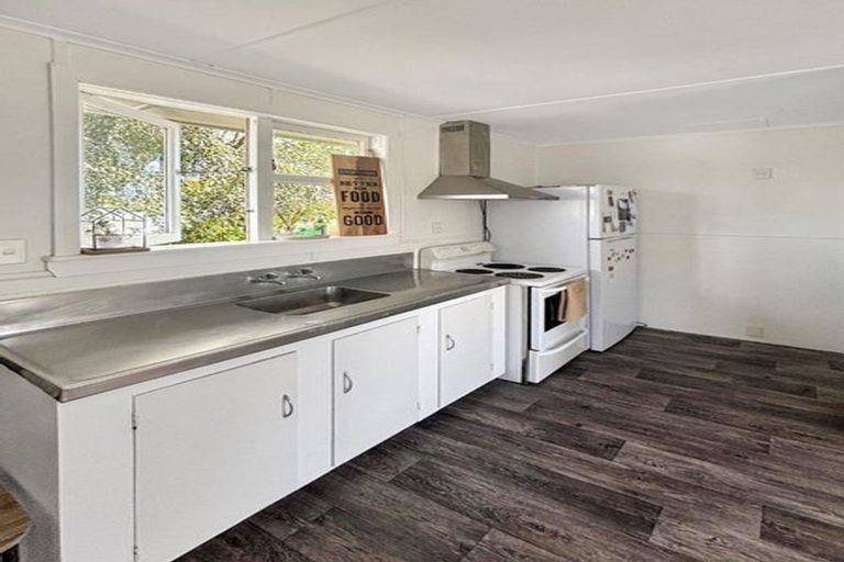 Photo of property in 43 Tennyson Street, Dannevirke, 4930