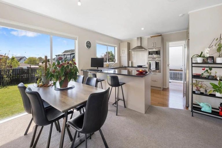 Photo of property in 30 Luton Avenue, Sunnyhills, Auckland, 2010