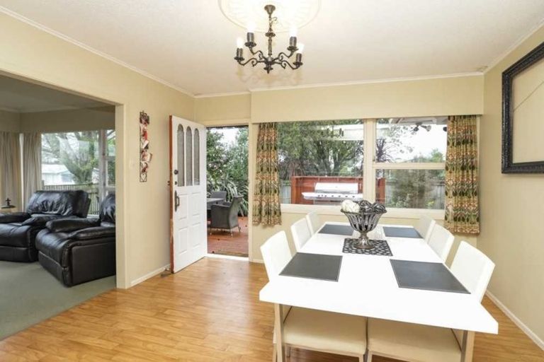 Photo of property in 2 Russleigh Drive, Dinsdale, Hamilton, 3204