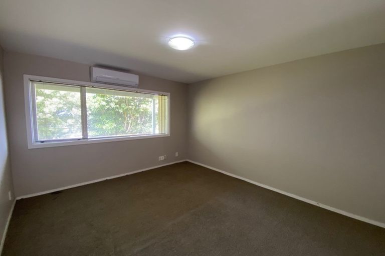 Photo of property in 2/21 Duchess Place, Maupuia, Wellington, 6022