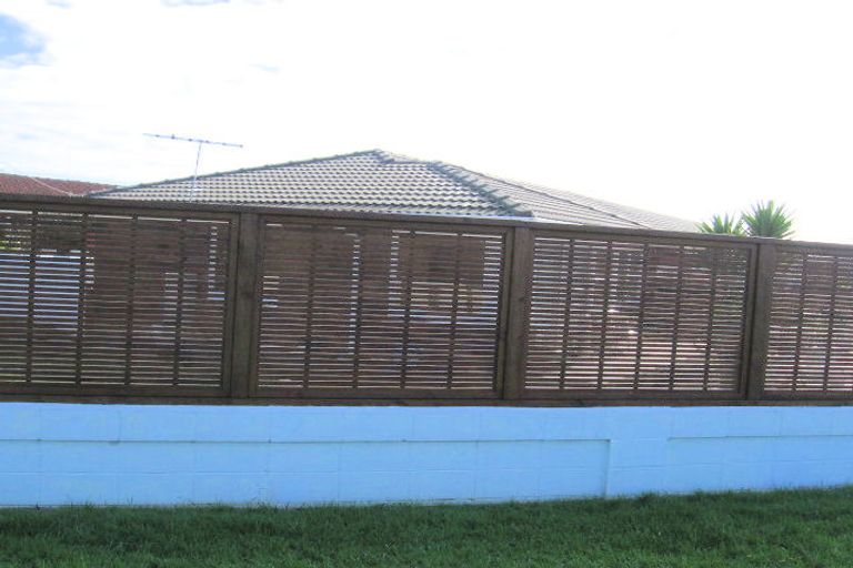 Photo of property in 1/2 The Link, Howick, Auckland, 2010