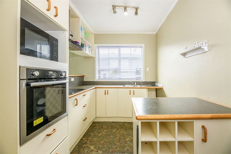 Photo of property in 8 Christina Avenue, Te Atatu South, Auckland, 0602