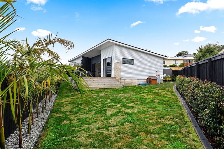 Photo of property in 32a Gledstane Road, Stanmore Bay, Whangaparaoa, 0932