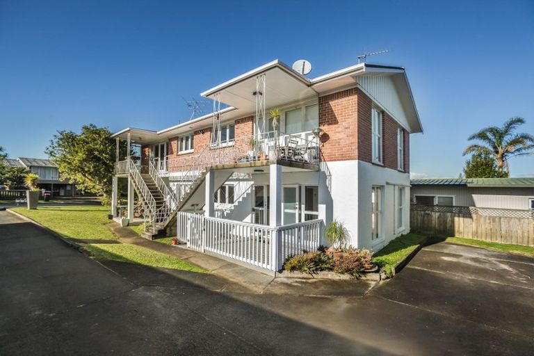Photo of property in 2/19 Thatcher Street, Mission Bay, Auckland, 1071