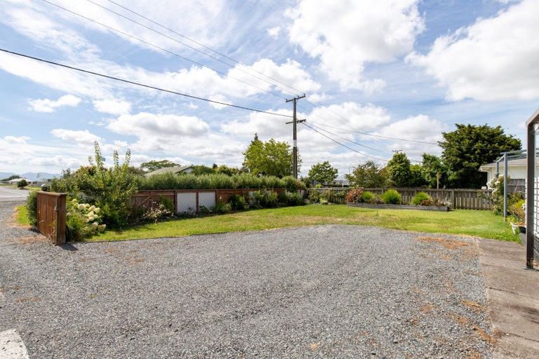 Photo of property in 71 Pipiroa Road, Ngatea, 3503