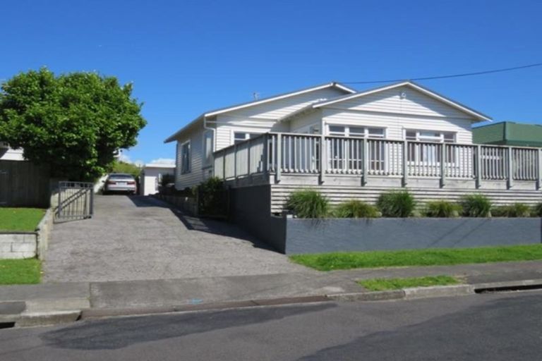 Photo of property in 113 Hine Street, New Plymouth, 4310