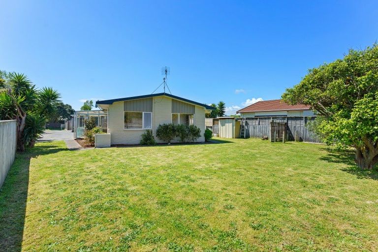 Photo of property in 30a Toru Road, Paraparaumu Beach, Paraparaumu, 5032