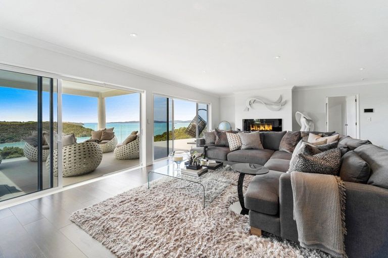 Photo of property in 8 Kotare Place, Sandspit, Warkworth, 0982