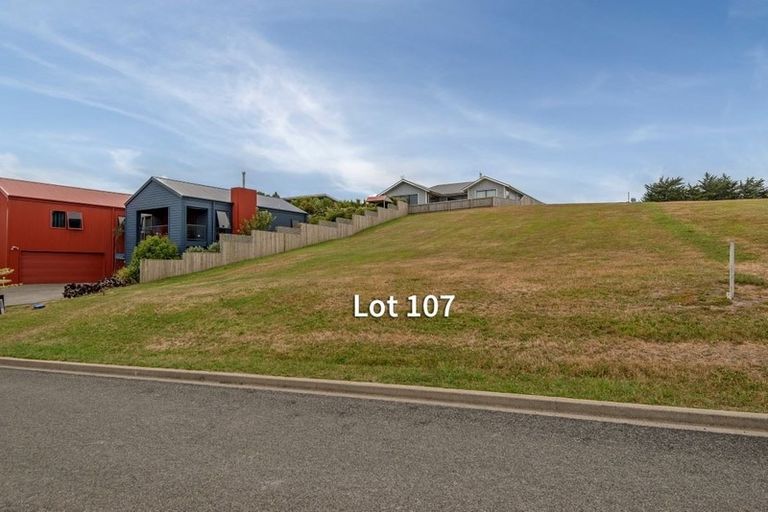 Photo of property in 11 Muriwai Drive, Diamond Harbour, 8971
