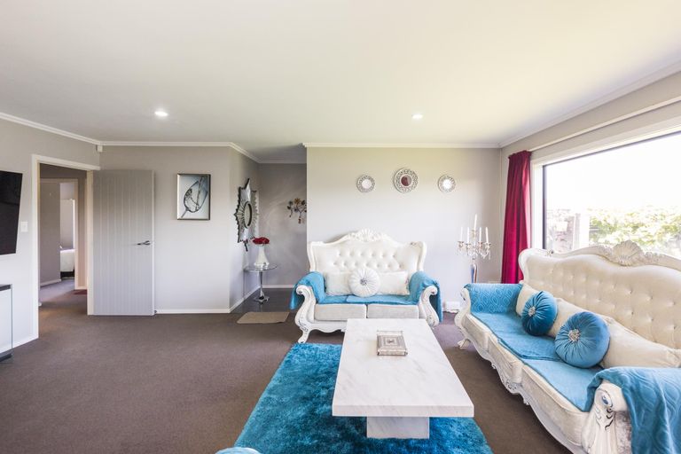 Photo of property in 1 Angelina Way, Kelvin Grove, Palmerston North, 4414