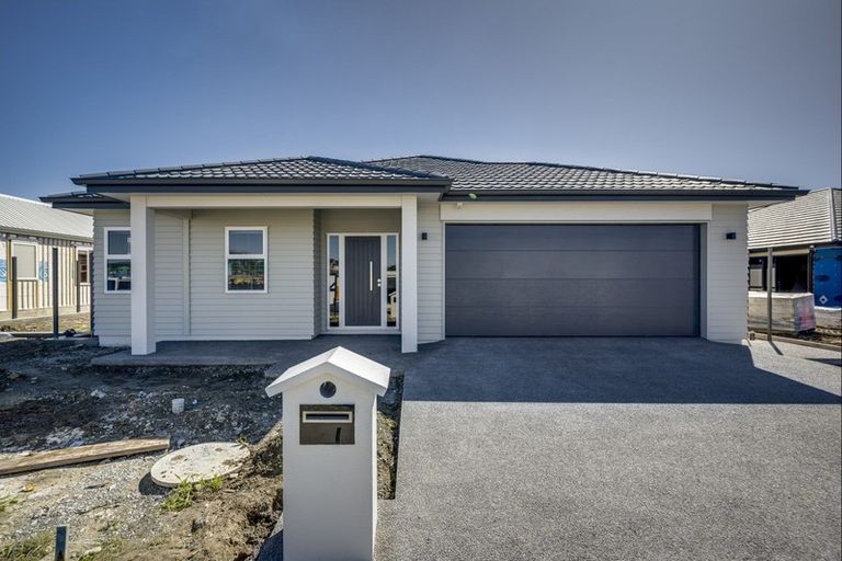 Photo of property in 48 Kenny Road, Te Awa, Napier, 4110