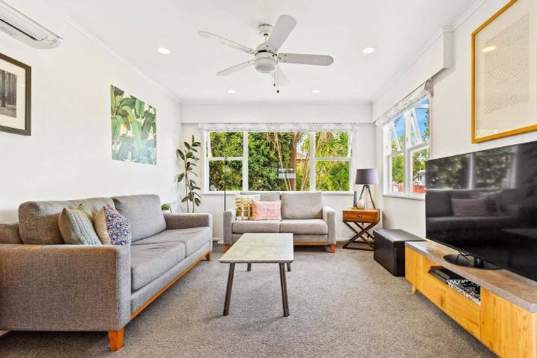 Photo of property in 19 Brennan Avenue, Te Atatu Peninsula, Auckland, 0610