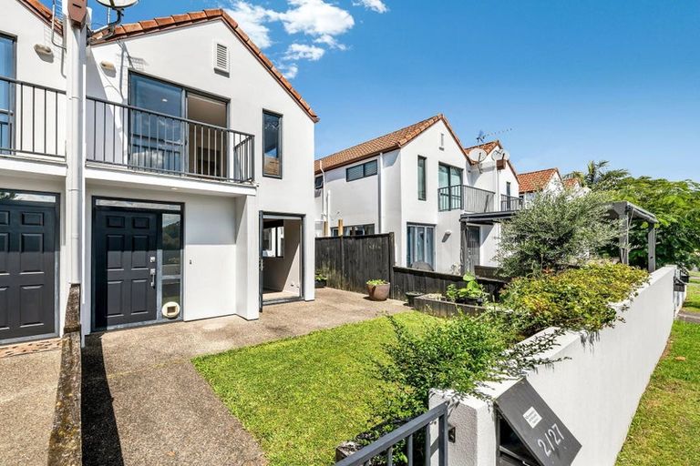 Photo of property in 2/27 Kellaway Drive, East Tamaki, Auckland, 2013