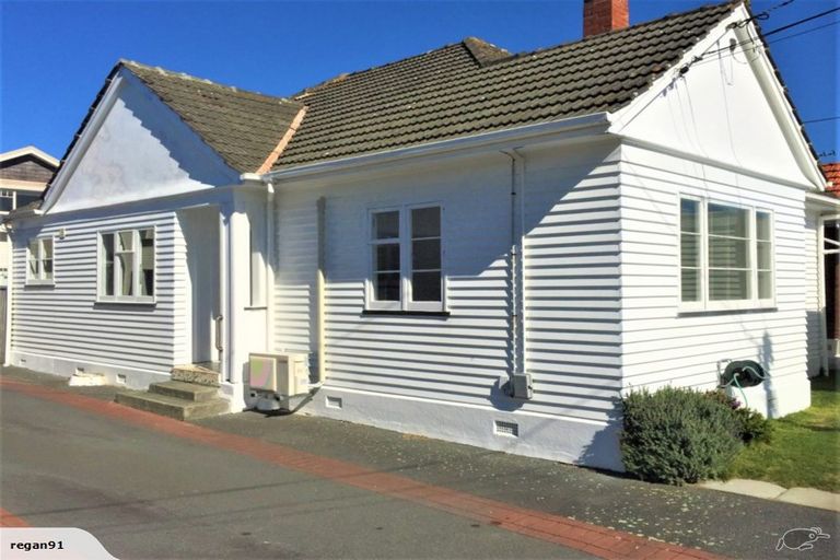 Photo of property in 8 Fife Lane, Miramar, Wellington, 6022