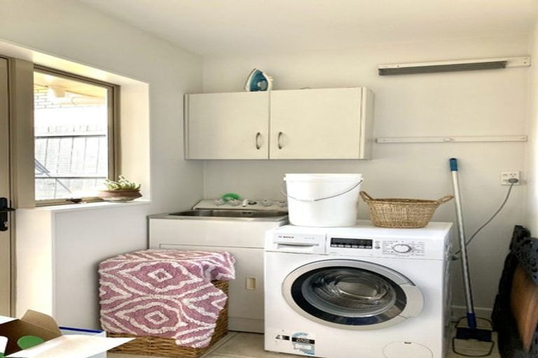 Photo of property in 41 Roy Maloney Drive, Henderson, Auckland, 0612