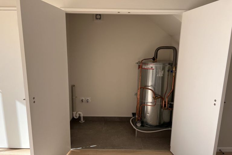 Photo of property in 1/39 Graham Avenue, Te Atatu Peninsula, Auckland, 0610