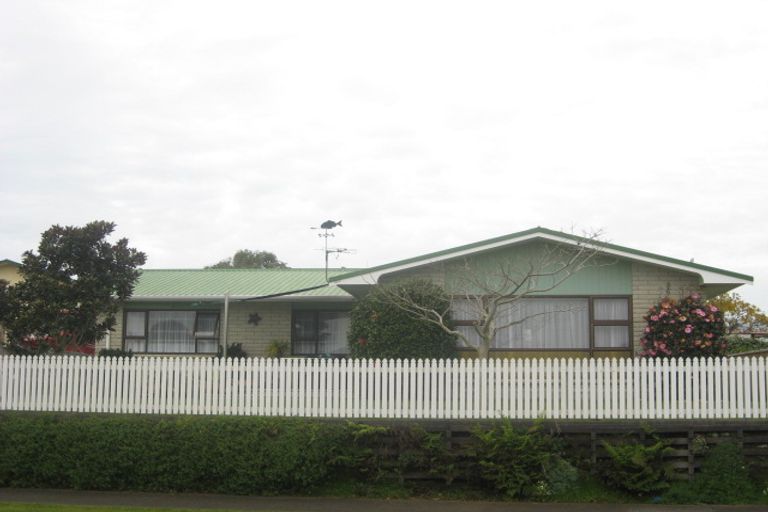 Photo of property in 16 Silby Street, Waitara, 4320