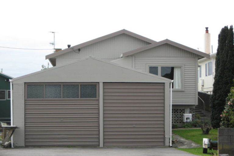 Photo of property in 6 Roy Terrace, Moturoa, New Plymouth, 4310