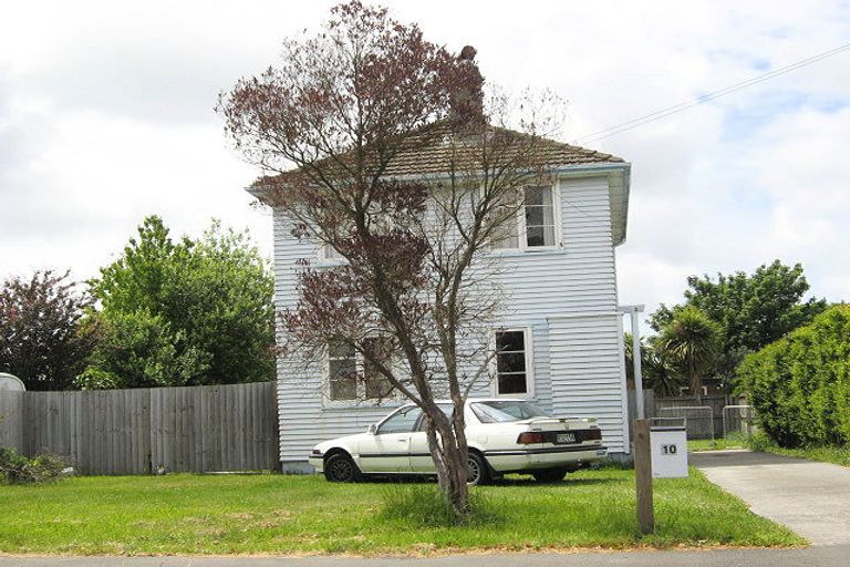 Photo of property in 10 Bateman Avenue, Bryndwr, Christchurch, 8053