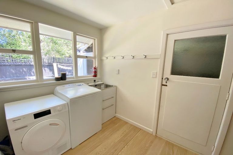 Photo of property in 17 Landsdowne Terrace, Cashmere, Christchurch, 8022