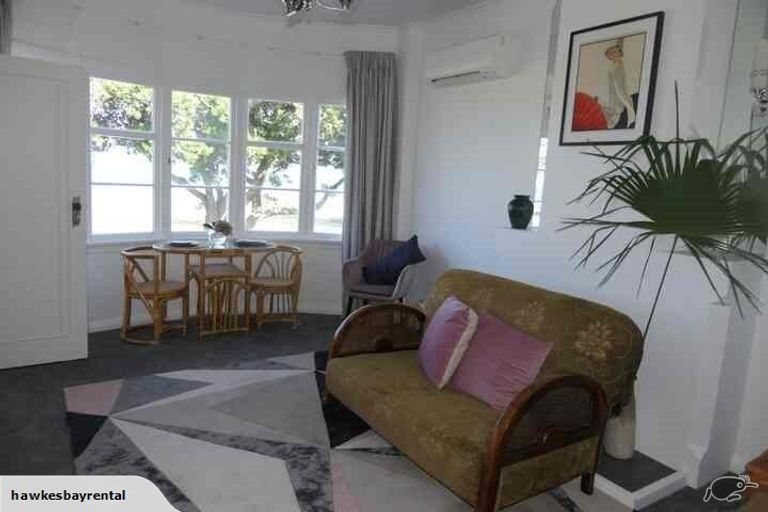 Photo of property in 4/541 Marine Parade, Napier South, Napier, 4110