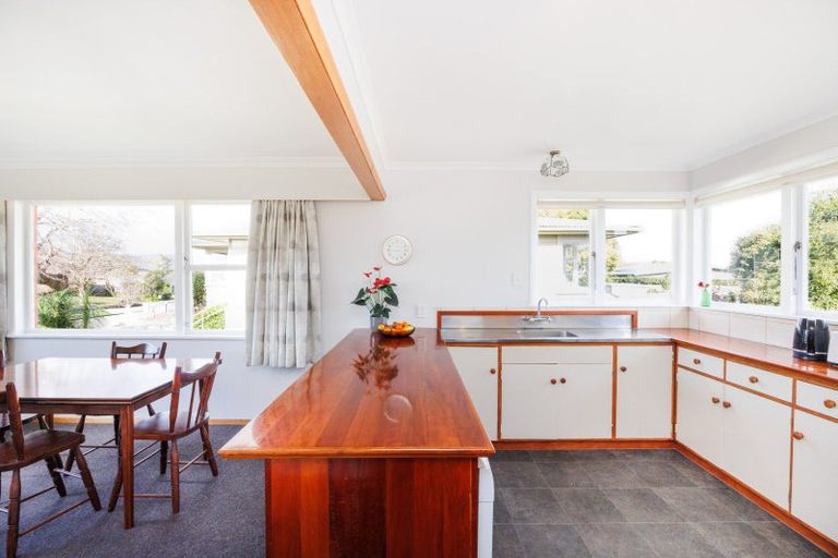 Photo of property in 37 Epsom Road, Hokowhitu, Palmerston North, 4410