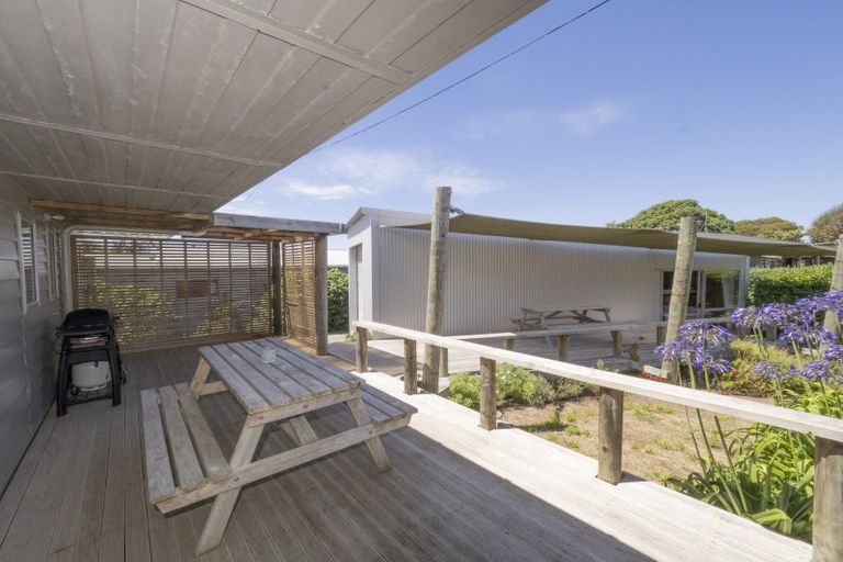 Photo of property in 7 Palm Parade, Riversdale Beach, Masterton, 5872